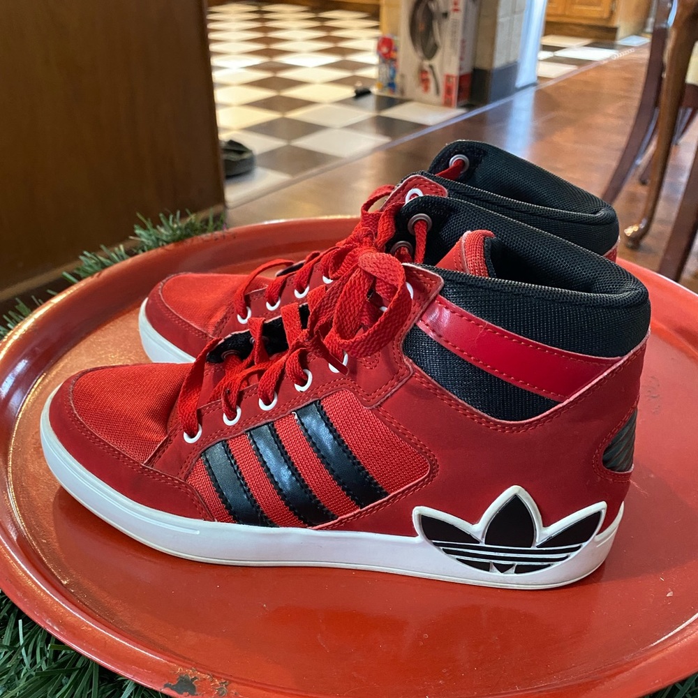 Sweet adidas size 5 1/2